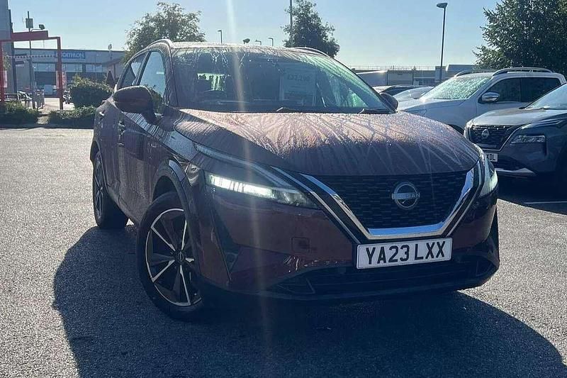 Red Used 2023 Nissan Qashqai Tekna SUV | £22,290 (A bit pricey) - Image 1/4