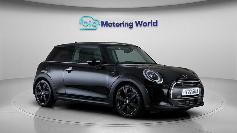 Used Mini Cooper Classic 136 HP (100 kW) 2022 Black Hatchback