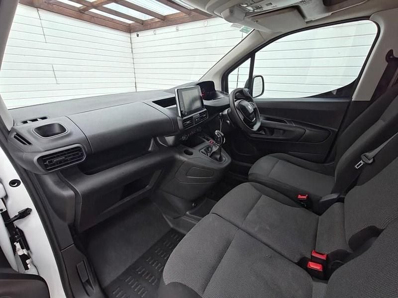 Used Peugeot Partner 2021 White MPV