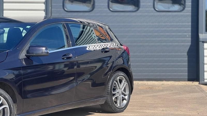 Used Mercedes A180 2015 Purple Hatchback