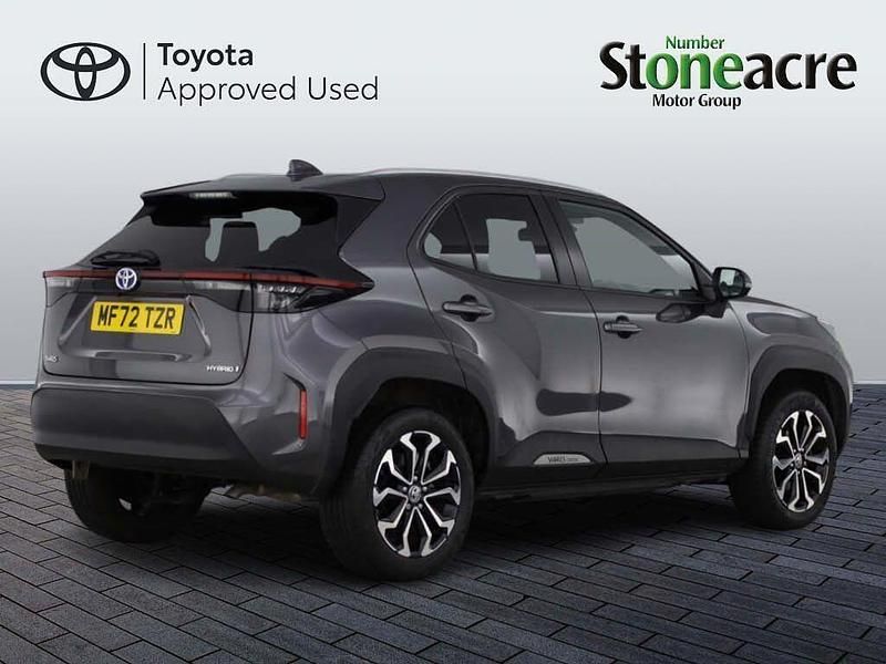 Used Toyota Yaris Hybrid Design 116 HP (85 kW) 2023 Grey Hatchback