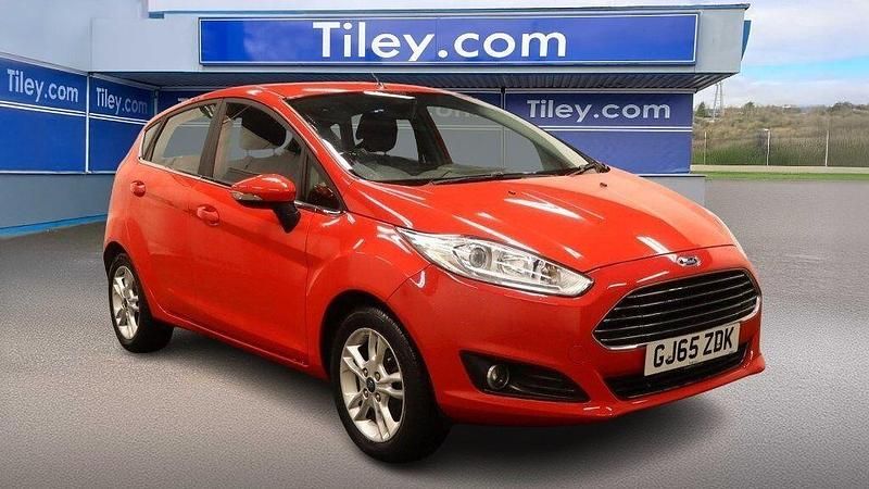 Used Ford Fiesta Zetec 2015 Red Hatchback