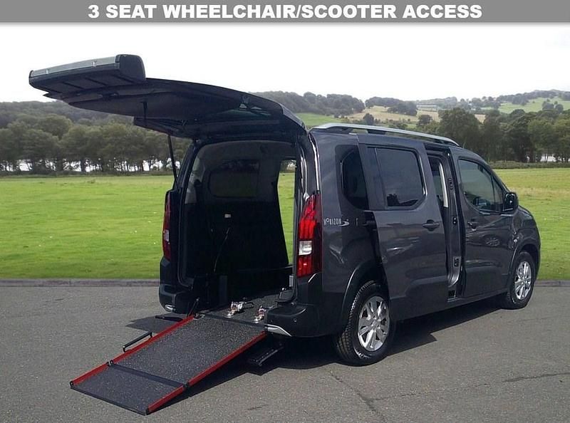 Grey Used 2020 Peugeot Rifter Allure MPV | £14,999 (Good price) - Image 1/4