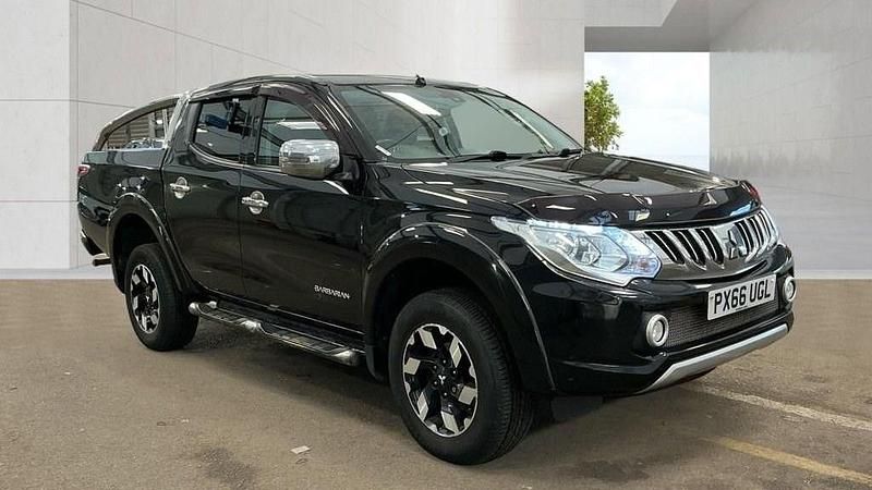 Used Mitsubishi L200 2016 Black Pickup