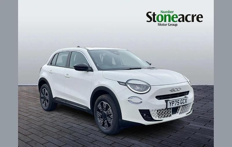 Used Fiat 600 134 HP (98 kW) 2025 White SUV