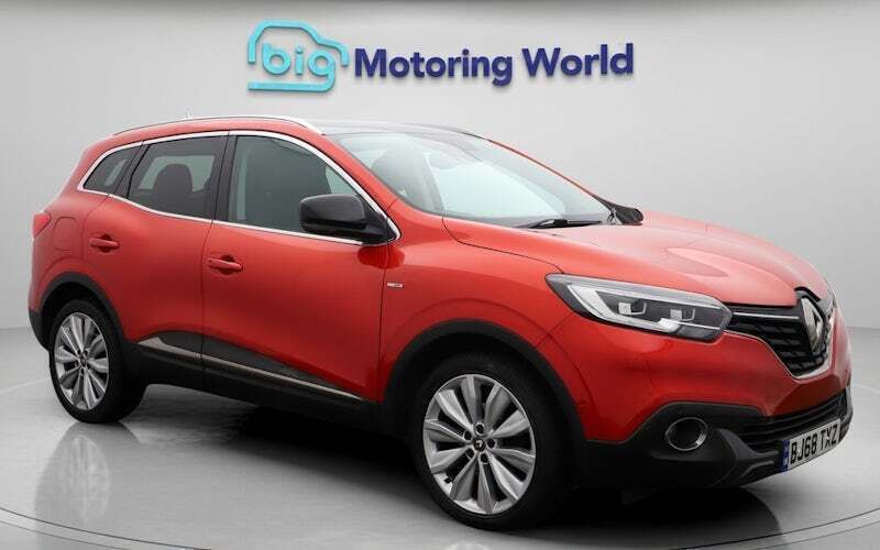 Red Used 2018 Renault Kadjar Signature S SUV | £9,100 (Fair price) - Image 1/4