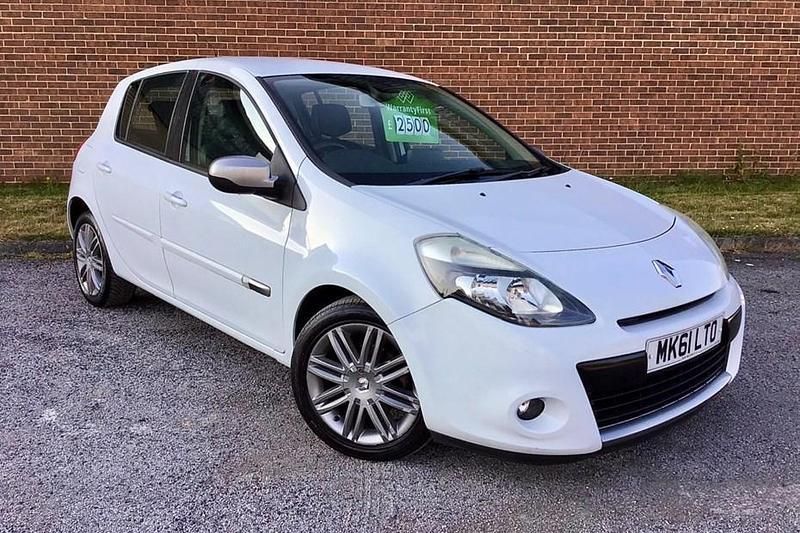 White Used 2011 Renault Clio II Dynamique Hatchback | £2,500 (Fair price) - Image 1/1