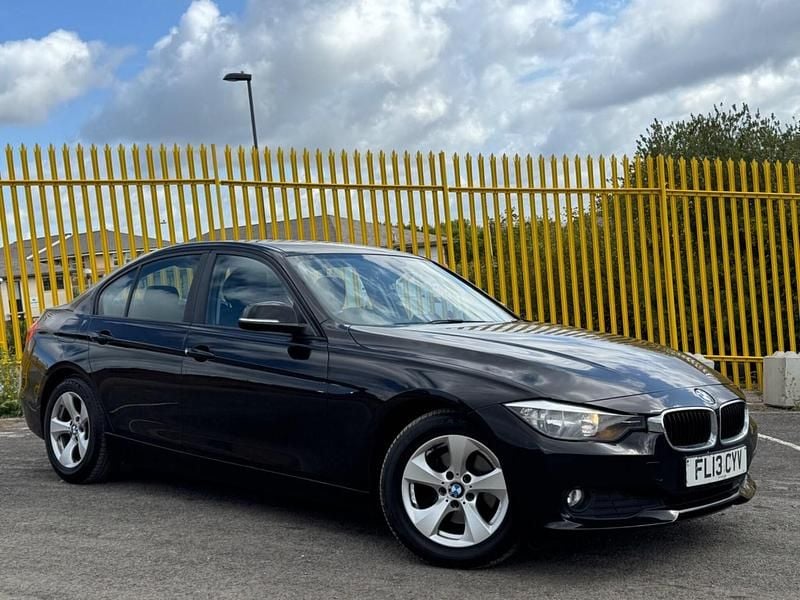 Black Used 2013 BMW 320 Efficient Dynamics Sedan | £4,494 (Good price) - Image 1/4