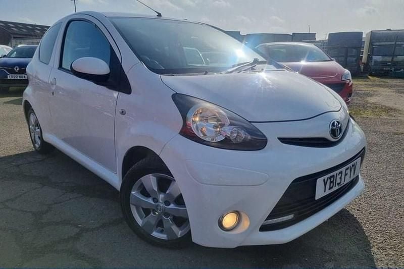 Used Toyota Aygo 2013 White Hatchback