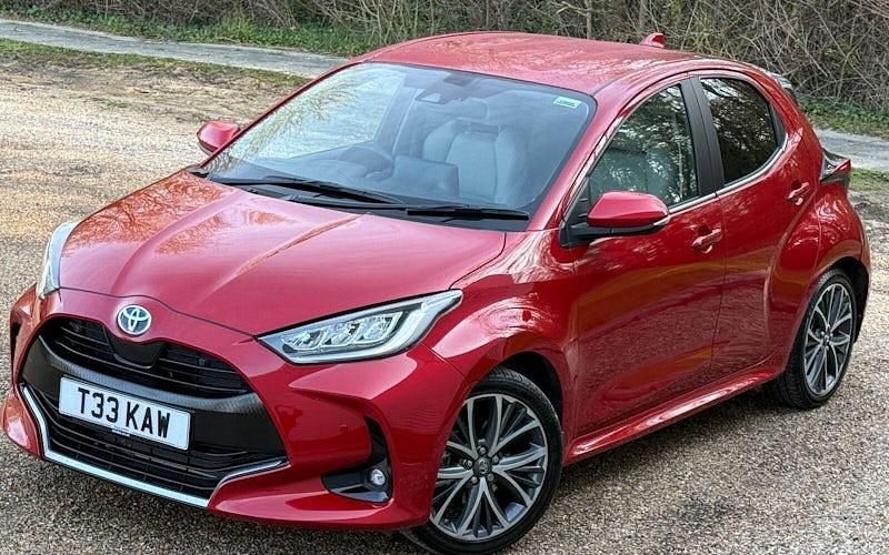 Used Toyota Yaris Hybrid 116 HP (85 kW) 2023 Red Hatchback