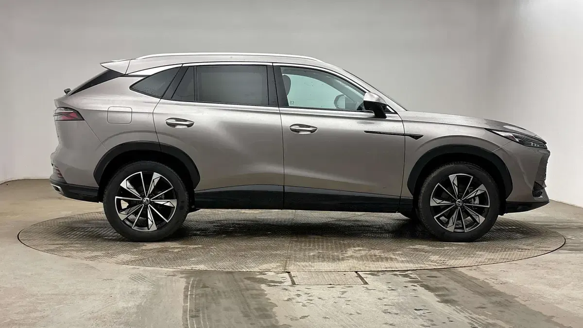Usado MG HS Trophy 170 CV (125 kW) 2024 Plateado SUV