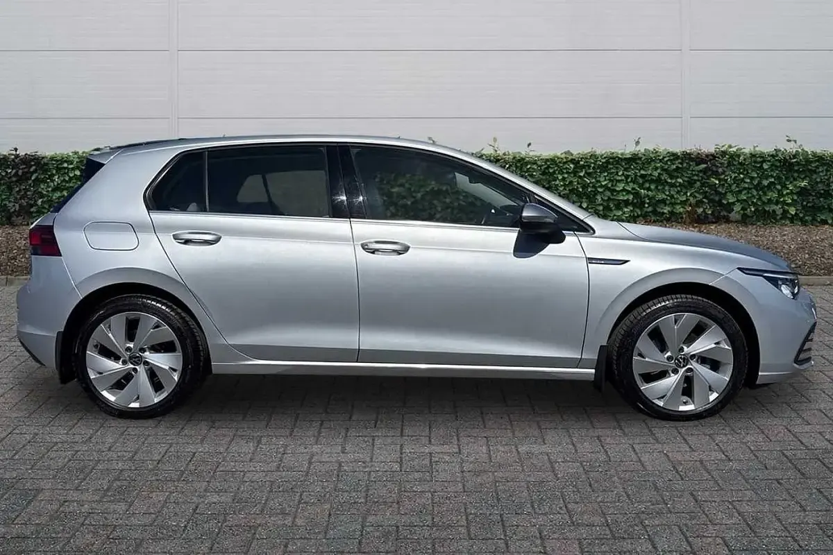 Używany VW Golf VII Style 2021 Srebrny Hatchback