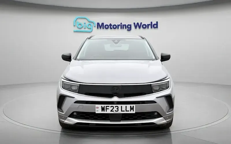 Second-hand Vauxhall Grandland X Ultimate 131 CP (96 kW) 2023 Gri SUV