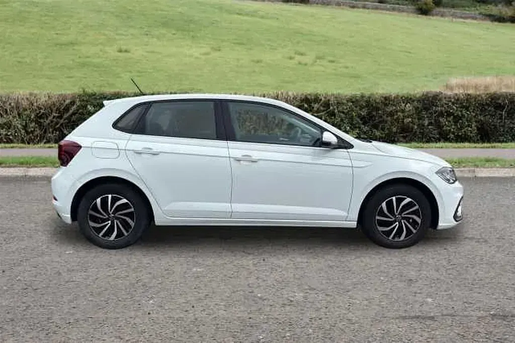 Used VW Polo Life 95 HP (69 kW) 2023 White Hatchback