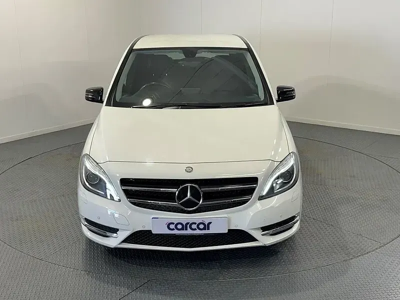 Used Mercedes B200 2013 White Hatchback