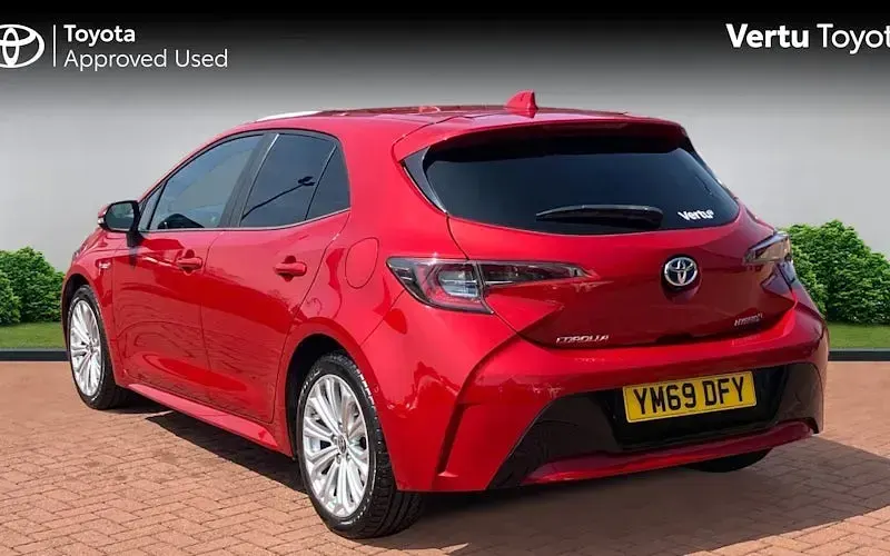 Used Toyota Corolla Design 122 HP (89 kW) 2022 Hatchback