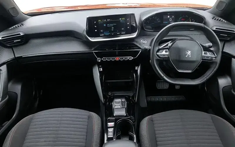 Used Peugeot 2008 Allure 101 HP (74 kW) 2020 SUV