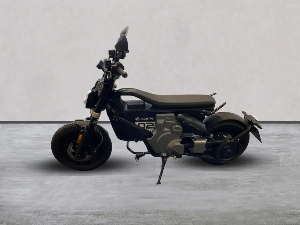 Nuevo BMW 02 2025 Negro