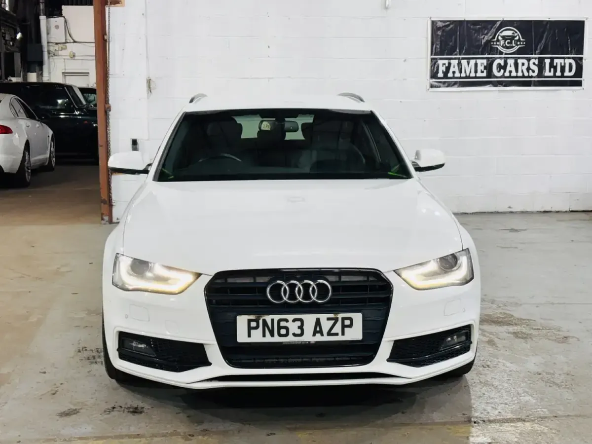 Usado Audi A4 Black Edition 150 CV (110 kW) 2013 Blanco Familiar