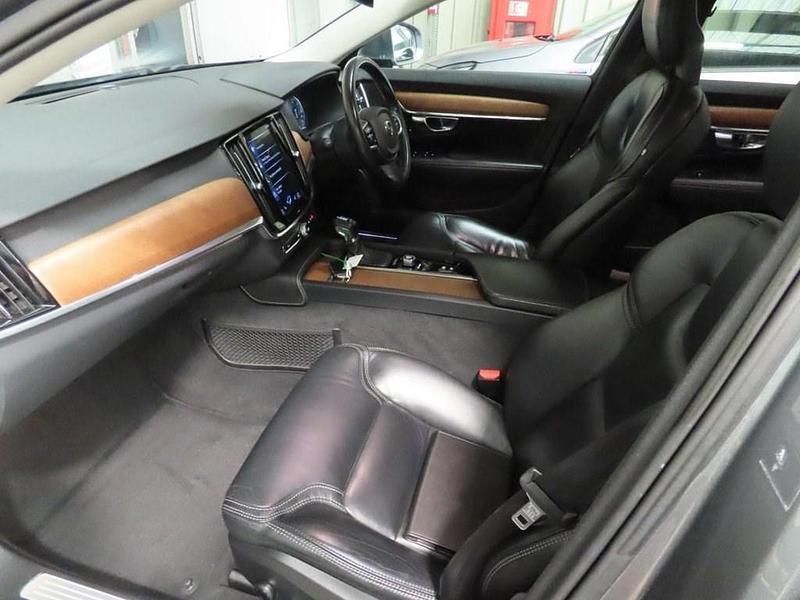 Used Volvo V90 Inscription 235 HP (172 kW) 2018 Grey Estate