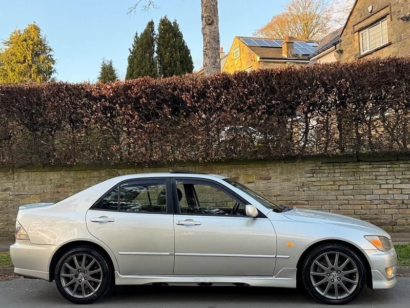 Used Lexus IS200 2004 Silver Sedan
