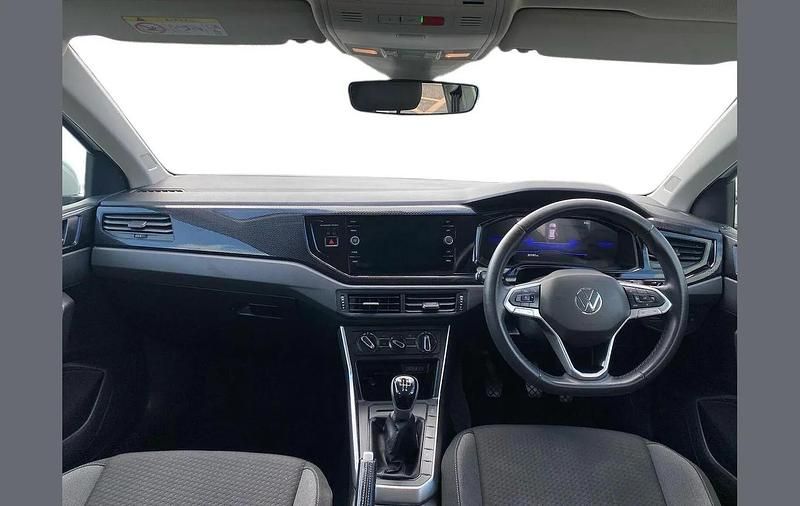 Begagnad VW Polo S 95 HK (69 kW) 2023 Vit Halvkombi
