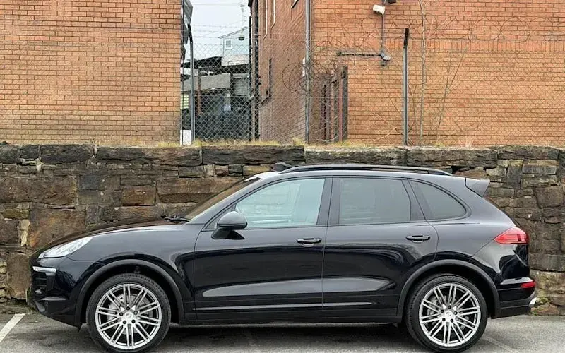 Used Porsche Cayenne 262 HP (192 kW) 2017 SUV