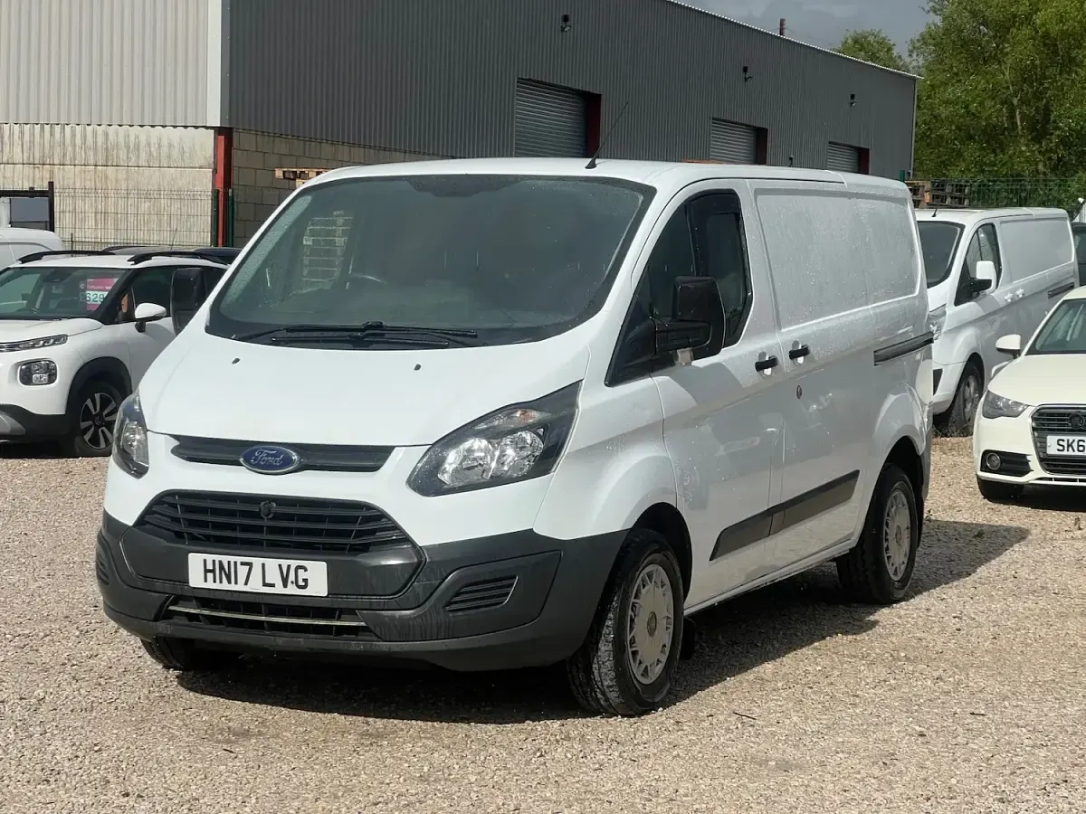Used Ford Transit Custom 105 HP (77 kW) 2017 White Van