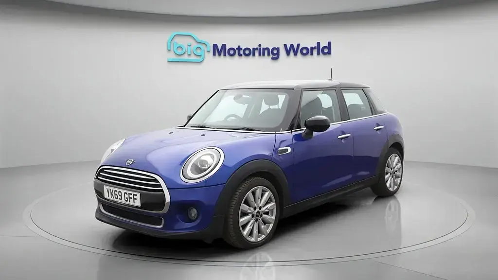 Usado Mini Cooper Exclusive 136 CV (100 kW) 2020 Azul Utilitario