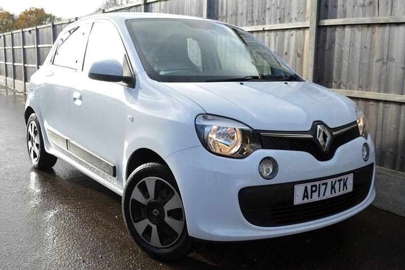 White Used 2017 Renault Twingo Play Hatchback | £4,949 (Fair price) - Image 1/1