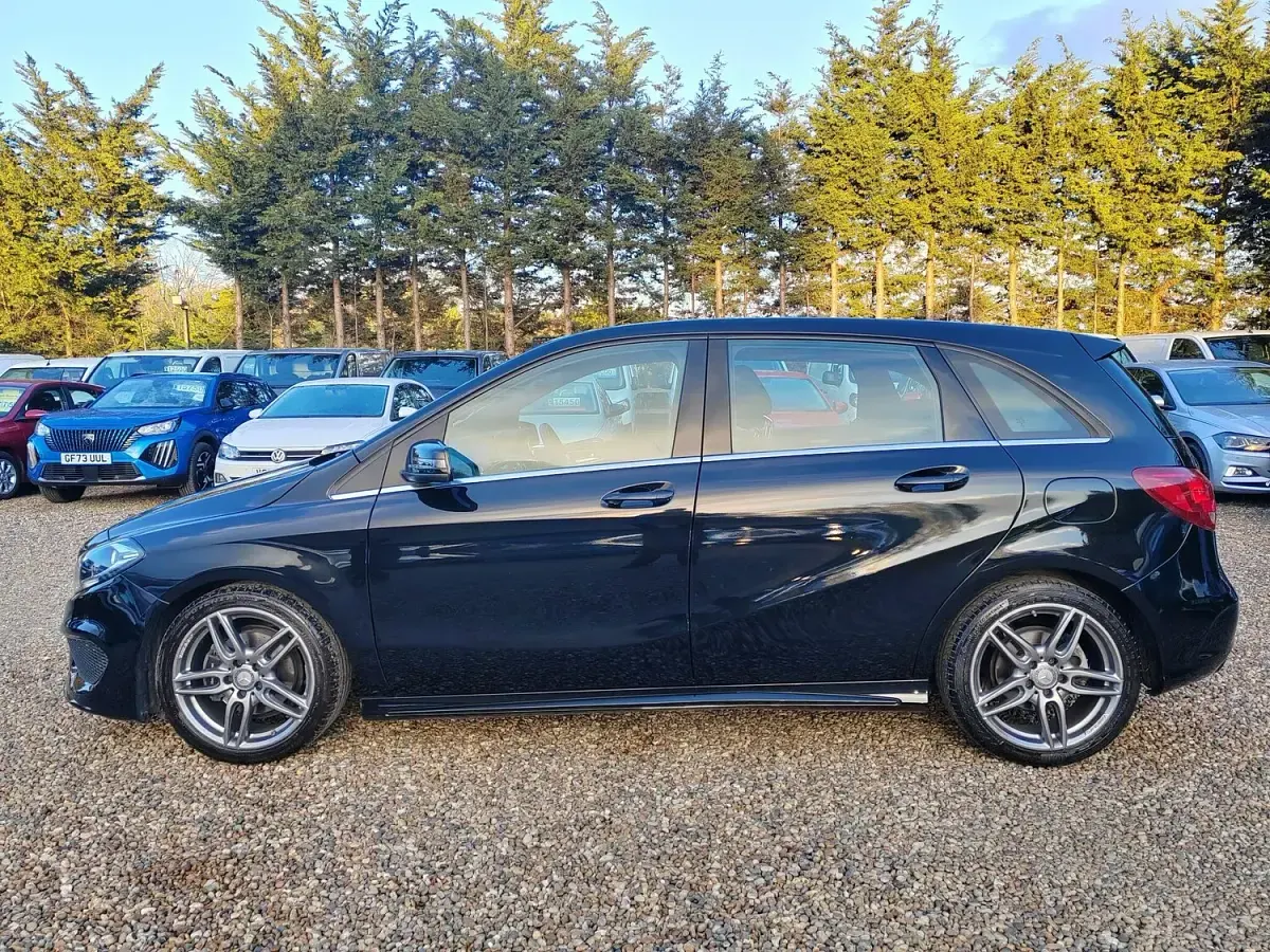 Used Mercedes B180 AMG line 109 HP (80 kW) 2017 Black Hatchback