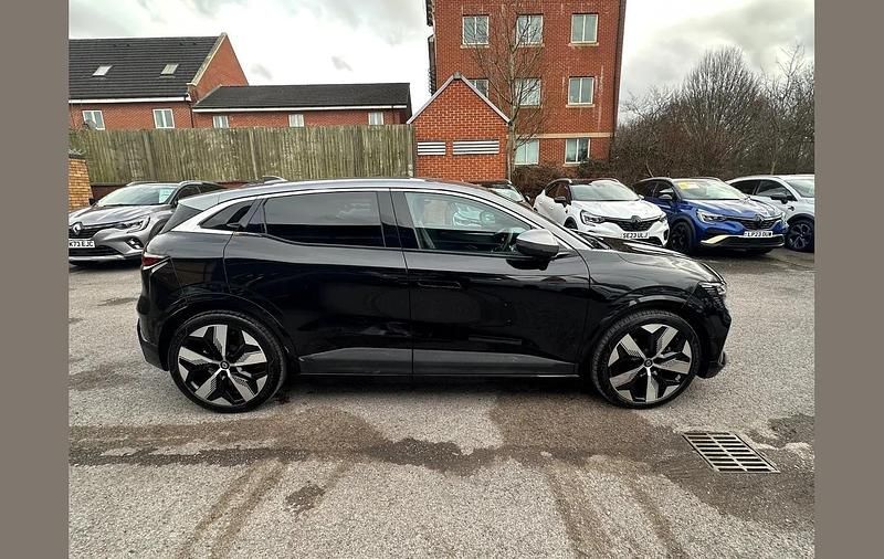 Used Renault Megane E-Tech Techno 157 kW (214 HP) 2022 Other Hatchback