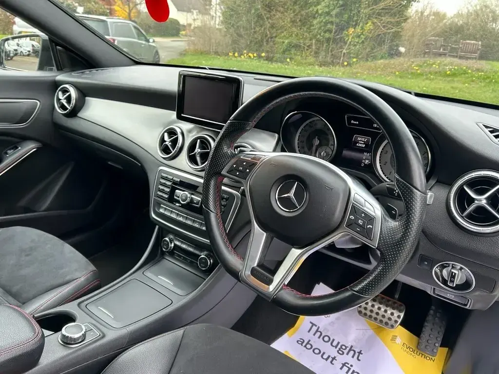 Used Mercedes CLA250 AMG 211 HP (155 kW) 2014 White Coupe