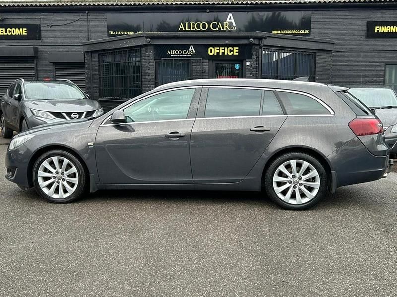 Used Vauxhall Insignia Elite 170 HP (125 kW) 2016 Grey Estate