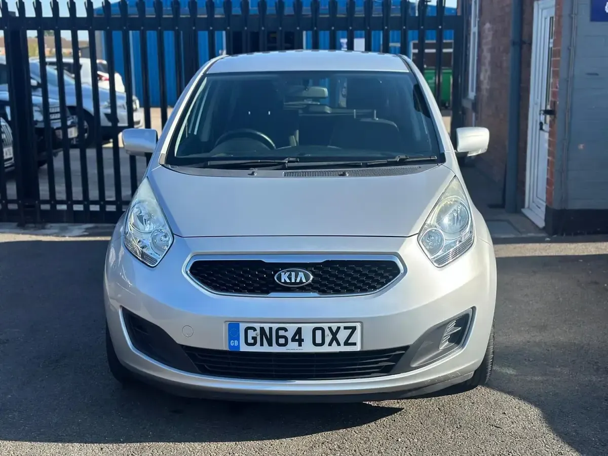 Used Kia Venga 90 HP (66 kW) 2014 Silver Hatchback