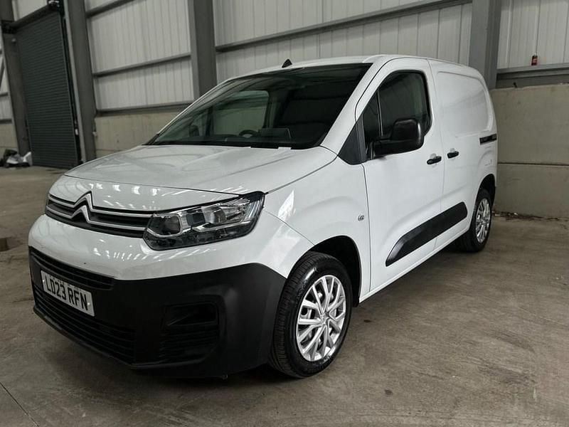 Usado Citroën Berlingo 100 HP (73 kW) 2023 Branco Monovolume