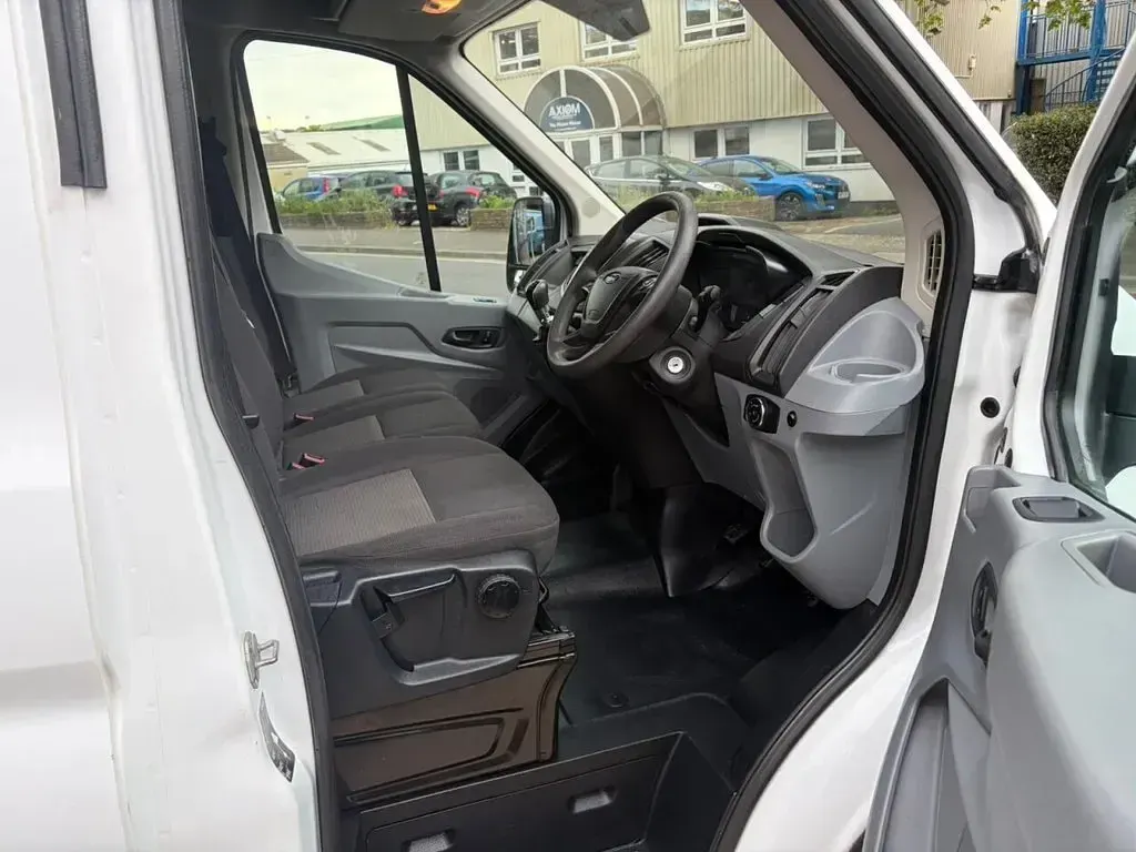 Used Ford Transit 130 HP (95 kW) 2019 White Van