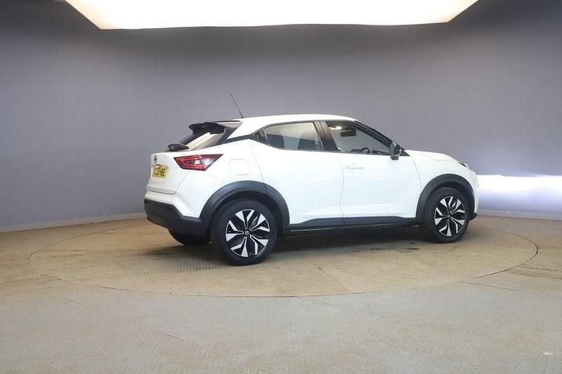 Usado Nissan Juke Acenta 117 HP (86 kW) 2022 Branco SUV