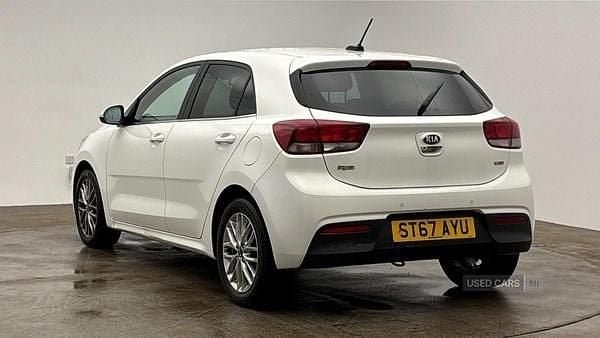 Used Kia Rio 99 HP (72 kW) 2017 White Hatchback