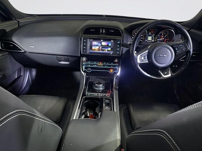 Used Jaguar XE R-Sport 180 HP (132 kW) 2018 Silver Sedan