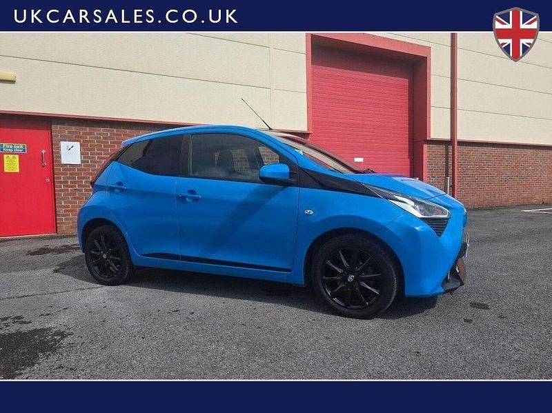 Blue Used 2018 Toyota Aygo x-press Hatchback | £6,899 (Good price) - Image 1/4