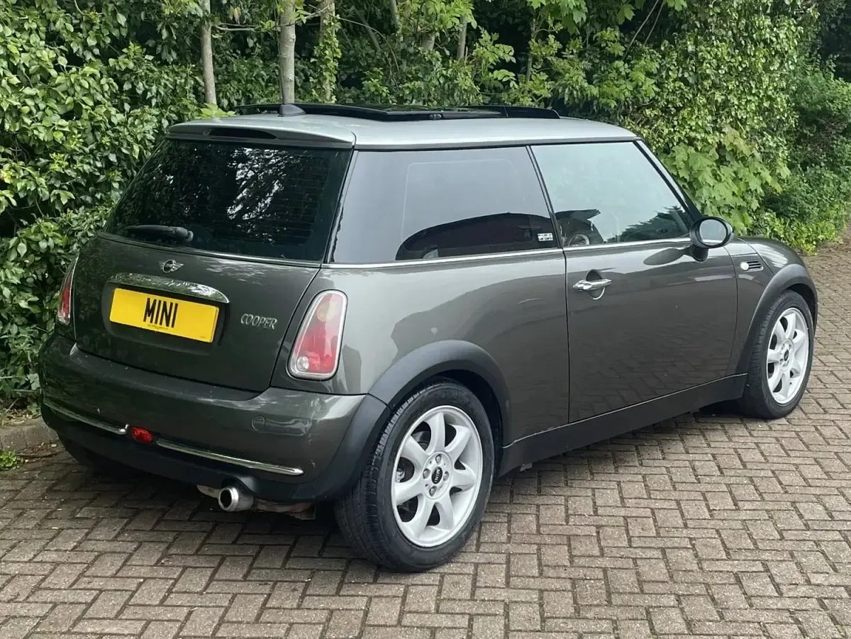 Używany Mini Cooper Hatch 2006 Szary Hatchback