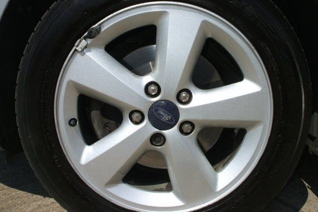 Begagnad Ford Focus 2006 Halvkombi