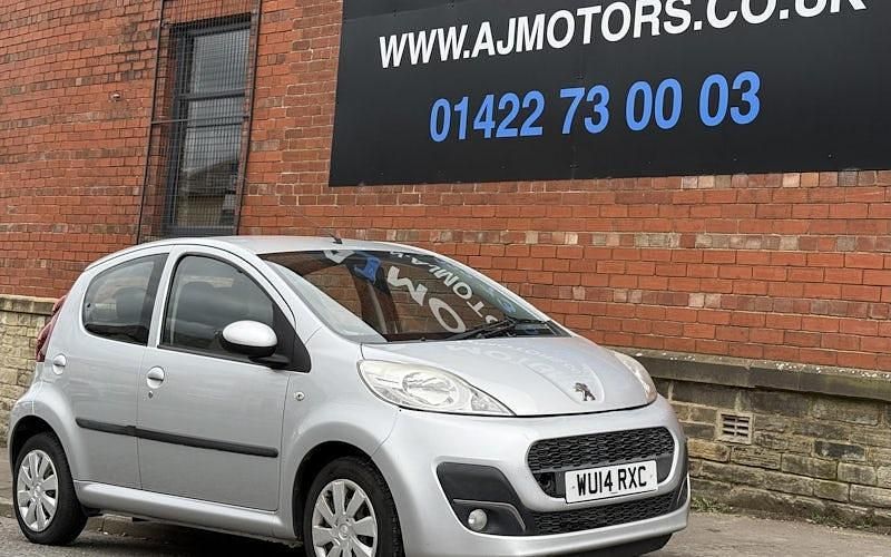 Usado Peugeot 107 Active 68 HP (50 kW) 2014 Citadino