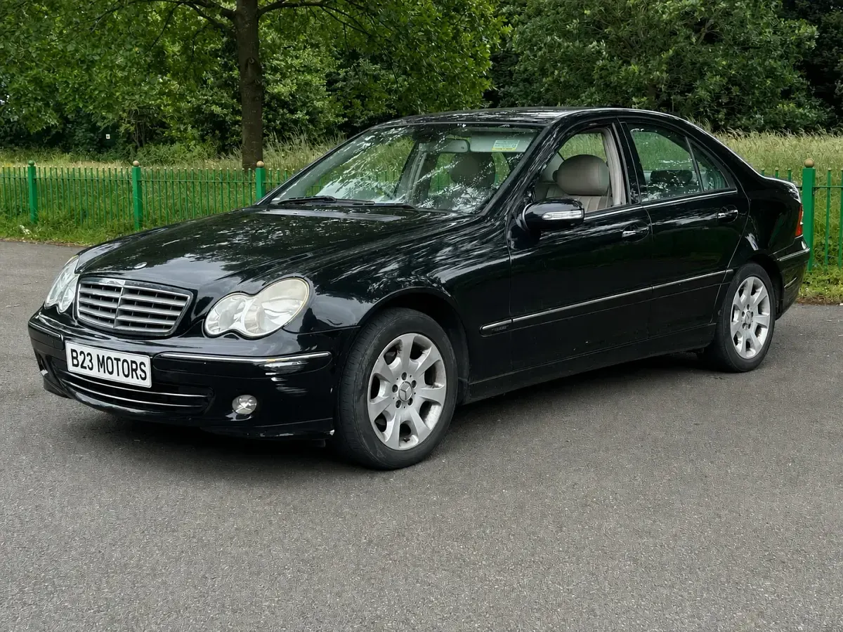 Used Mercedes C180 Elegance 143 HP (105 kW) 2006 Black Sedan