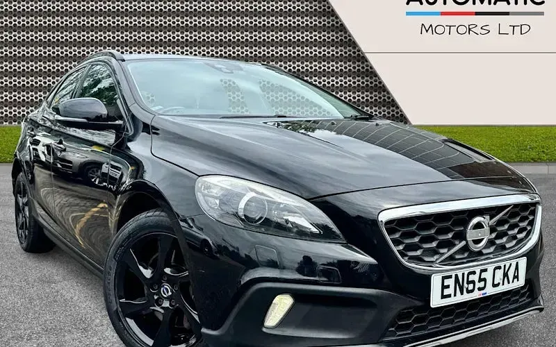 Used Volvo V40 120 HP (88 kW) 2015 Hatchback