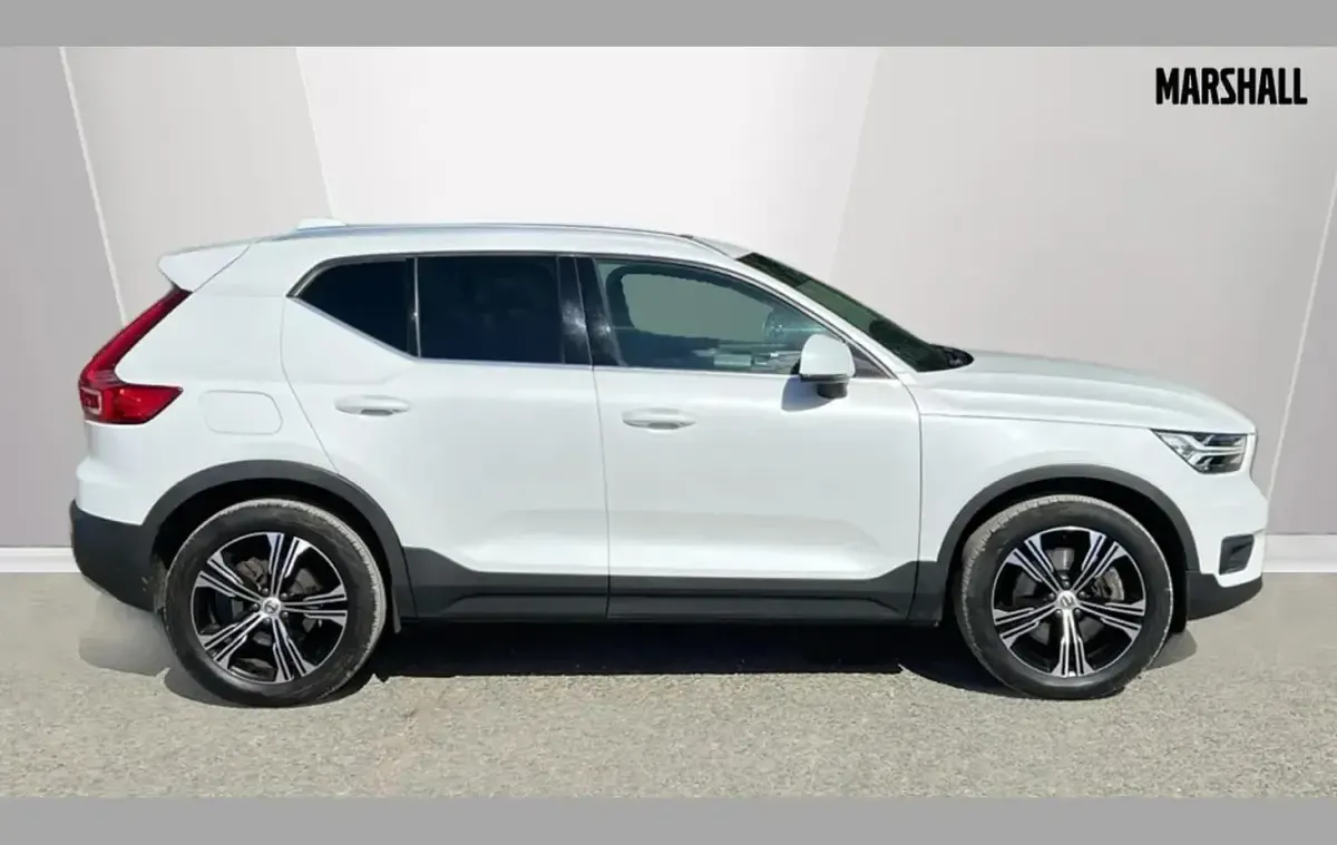 Used Volvo XC40 Inscription 262 HP (192 kW) 2021 Crystal white SUV