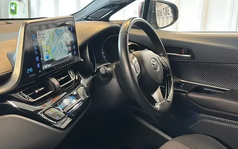 Used Toyota C-HR Design 122 HP (89 kW) 2019 Red SUV