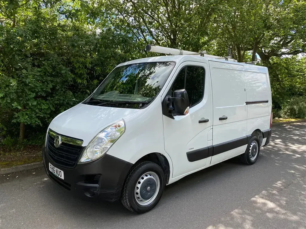 Used Vauxhall Movano 110 HP (80 kW) 2016 White MPV