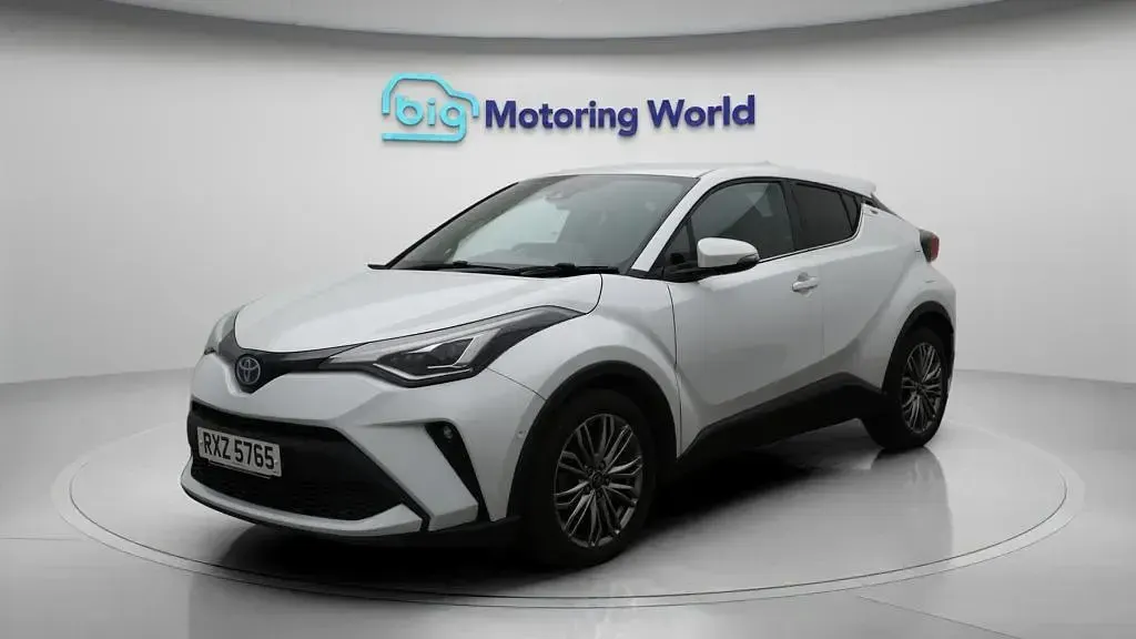 Used Toyota C-HR 122 HP (89 kW) 2022 White SUV